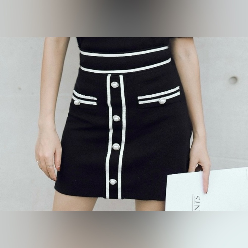 Black and White Knit Skirt